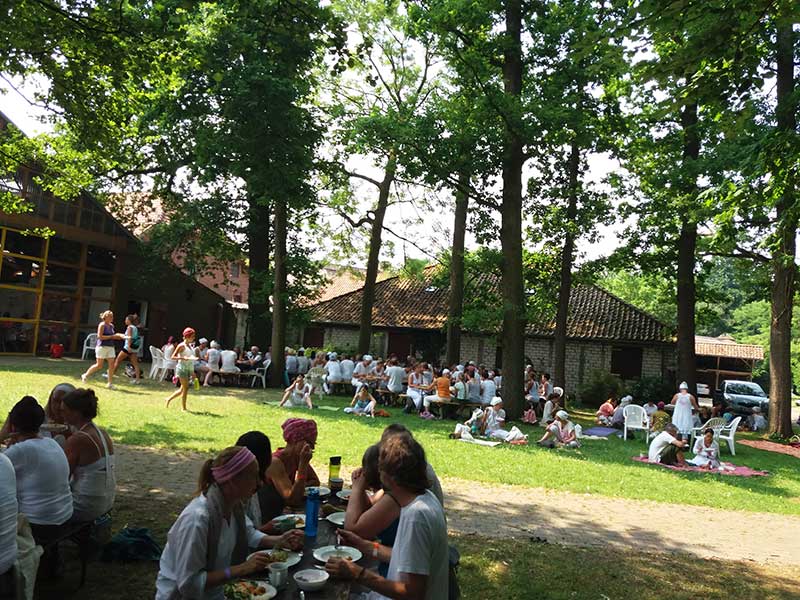 Schöne Tage auf dem deutschen Yogafestival im Seminarhof Oberlethe